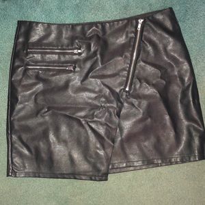 Black pleather mini skirt